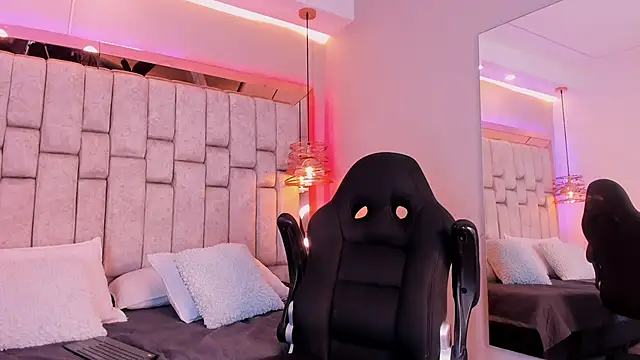 REINA_ADAHARA Chat XXX in diretta