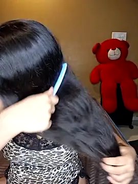 Pokazy przed kamerką – Noor-Bold