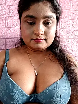 hornyriyanka 在線直播表演