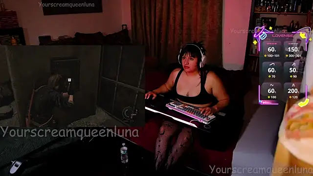 YourScreamQueenLuna's Live XXX Chat