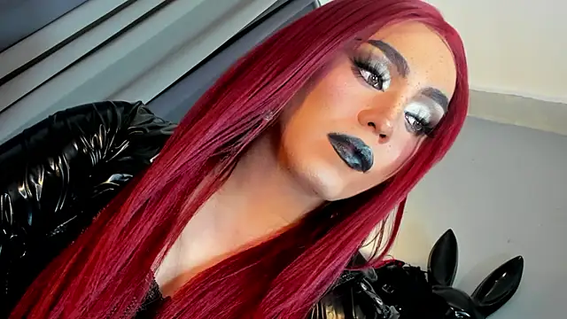 DominaAurumXXX Adlı Modelin Canlı XXX Sohbeti