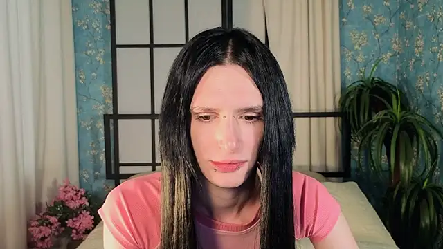 Pokazy przed kamerką – madi_snow