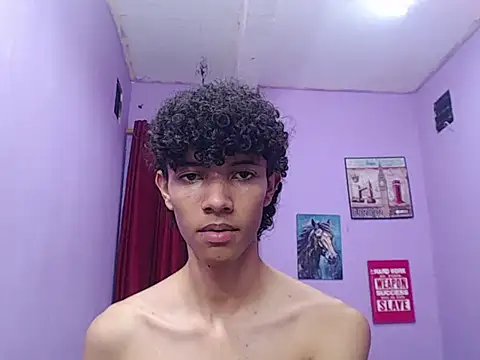 bigcock_twinks Adlı Modelin Web Kamerası Şovu