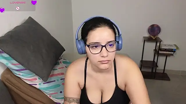 blue__moon_'s Live XXX Chat