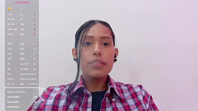 yourcuteneighbourr's Live XXX Chat