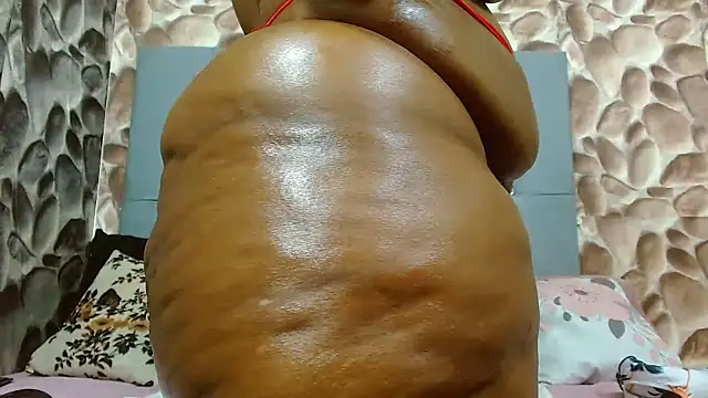 Bigboobsbooty élő XXX-chatje