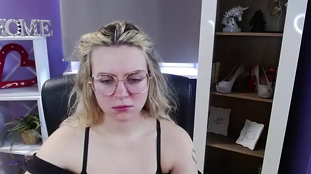 Zoey_Erotic Chat XXX in diretta