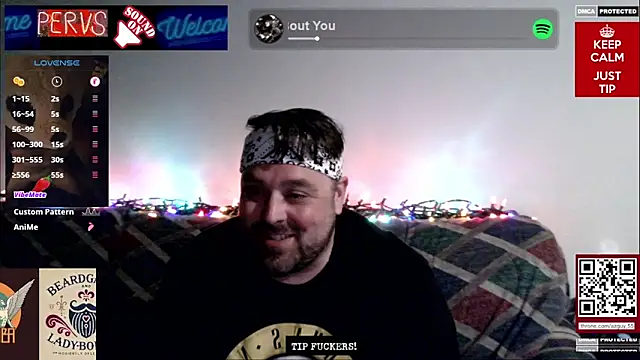 BeardGasms_LadyBoners Show Webcam