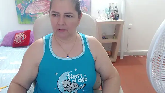 leonela_69のライブXXXチャット