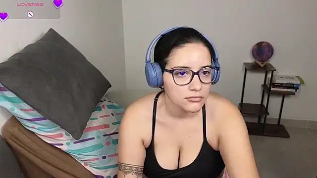 blue__moon_'s Live XXX Chat