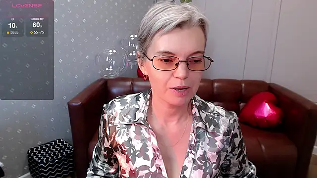 Cutie_Erikaa1: απευθείας συνομιλία ΧΧΧ