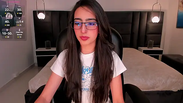 LarisaSmirnov 即時 XXX 聊天