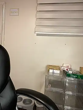 Karen18_boobs Live XXX-Chat