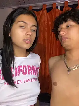 Kobayashiyan_Kun_uWux 라이브 XXX 채팅