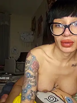 LucyMiax's Live XXX Chat