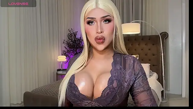 Your_Majesty_Tyra: онлайн-секс-чат