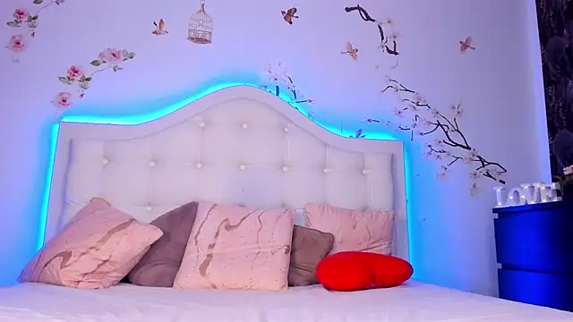 TinyBlair élő XXX-chatje