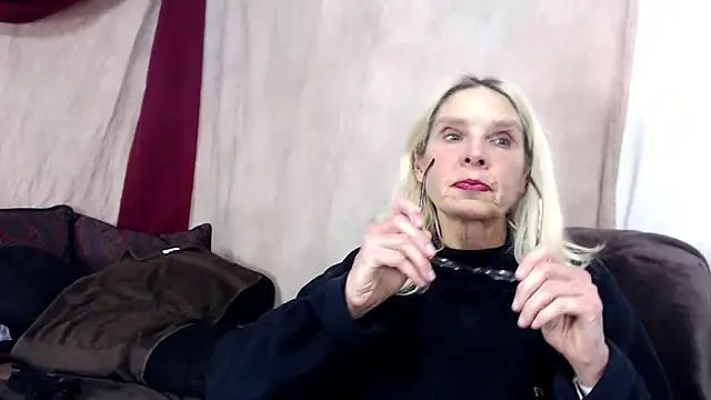 Онлайн чат XXX Jean_Saint_Sin