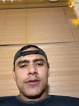 lucas-storm's Live XXX Chat