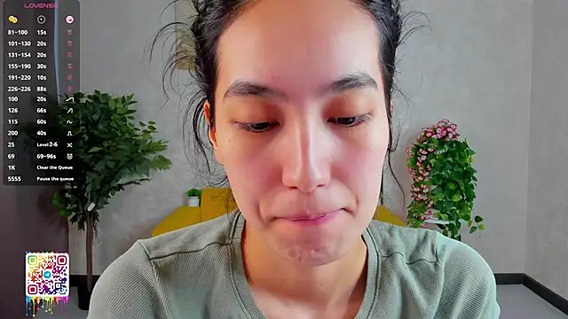 FlirtyAura 即時 XXX 聊天