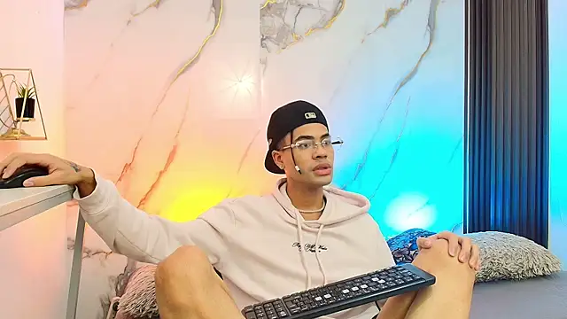 JacobBlackwell_: онлайн-секс-чат