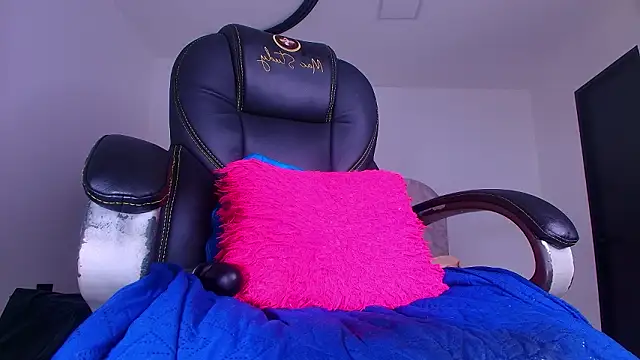 Chat +18 de naomi_kyse ao vivo