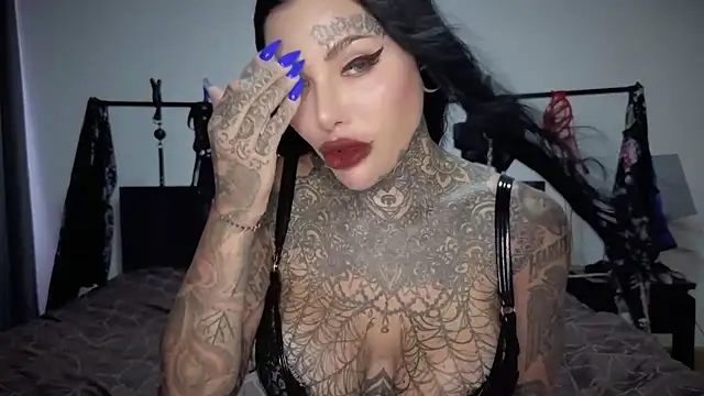 Онлайн чат XXX darkinkedbabe