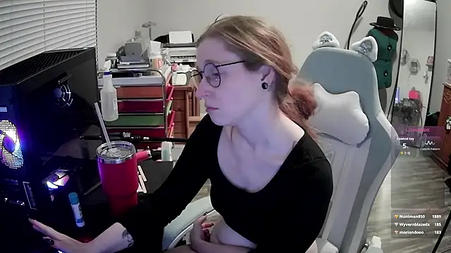 LilyFoxxx – Live XXX-chat