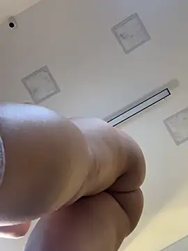 Isa__Blanc লাইভ XXX চ্যাট