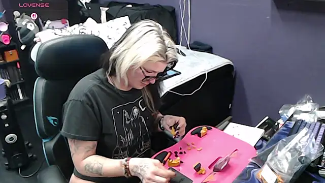 Czat XXX na żywo – oddywithabody