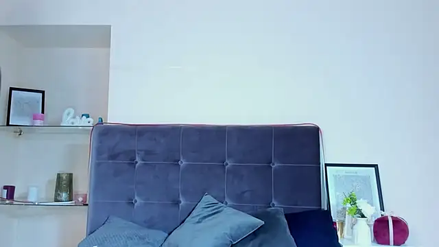 AdrianaCult Adlı Modelin Canlı XXX Sohbeti