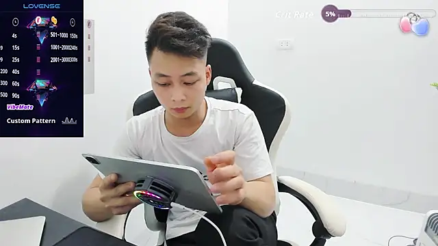 Naughty___asian Show Webcam