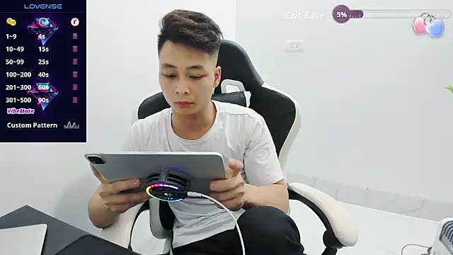 Naughty___asian Show Webcam