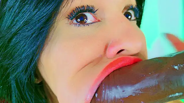 CharlootteEvans' Live XXX Chat