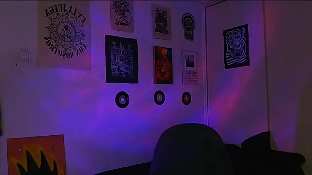 XXX chat uživo modela alex_one888