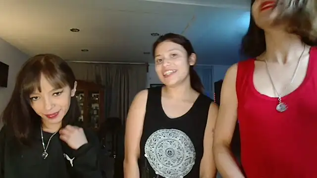 3littles live XXX chat