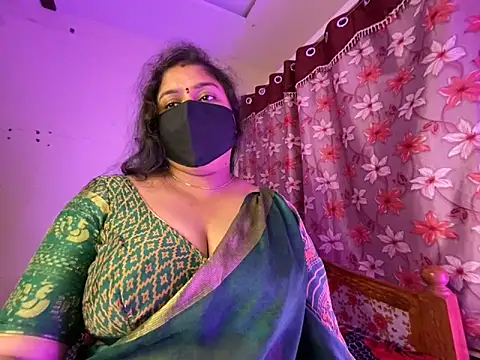 Pertunjukan Kamera Web LouleyRanii