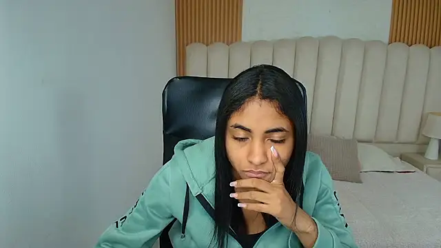 Онлайн чат XXX shaneelle