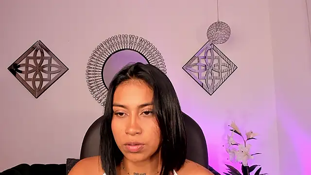 Ivyy_Moon_'s Live XXX Chat