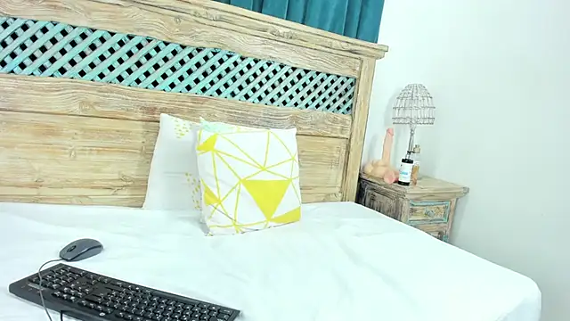 Онлайн чат XXX Cassandra_Armani