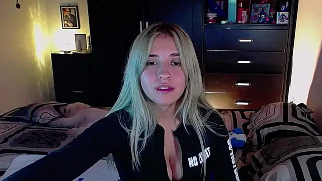 saradiazxxx's Live XXX Chat