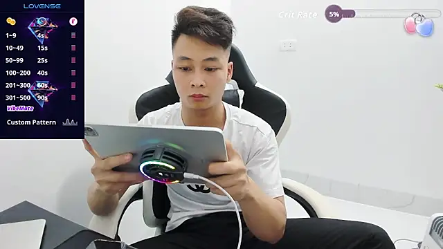 Naughty___asian Show Webcam