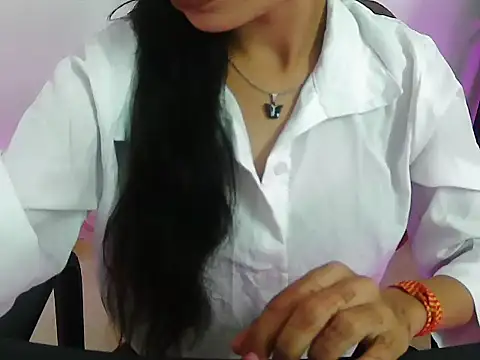 Hotsurbhi 现场XXX聊天