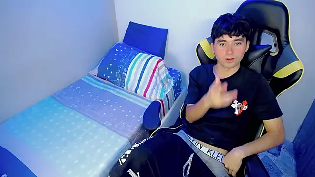 Luigii_ Chat XXX in diretta