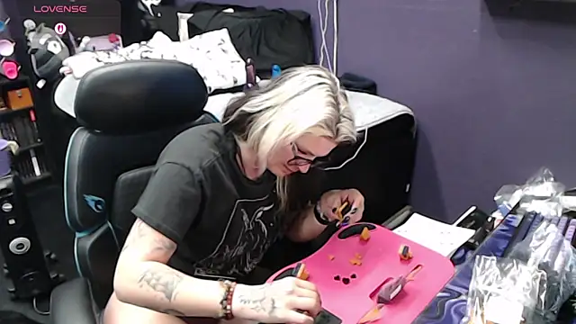 Chat XXX Live oddywithabody