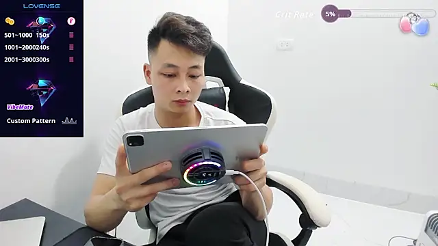 Naughty___asian 在線直播表演