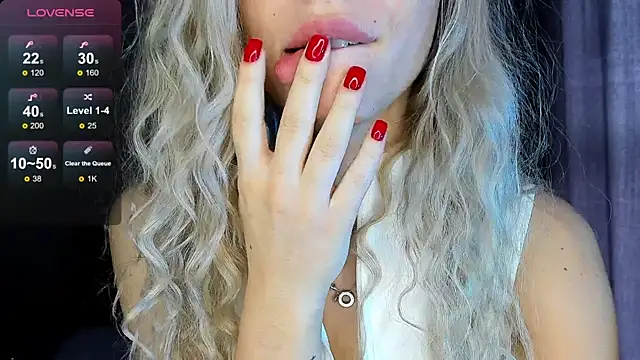 Elysia_kiss Adlı Modelin Web Kamerası Şovu