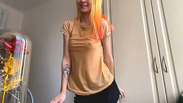 EmilyHein Adlı Modelin Canlı XXX Sohbeti