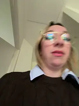 Chatroom XXX en direct de Giuliana_baby