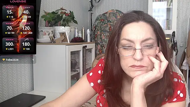 Vivian-Alluring live XXX chat